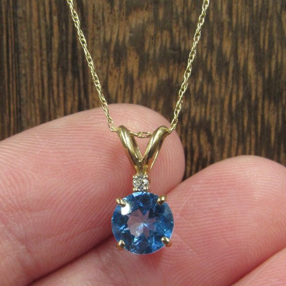 Jewelry - 18" 10K Gold Round Blue Topaz & Diamond Necklace